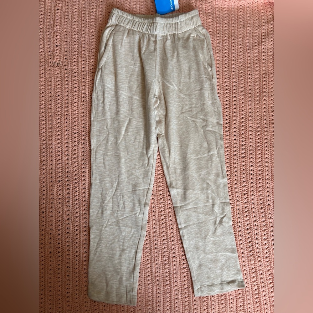 Columbia women’s khaki medium Joggers, NWT